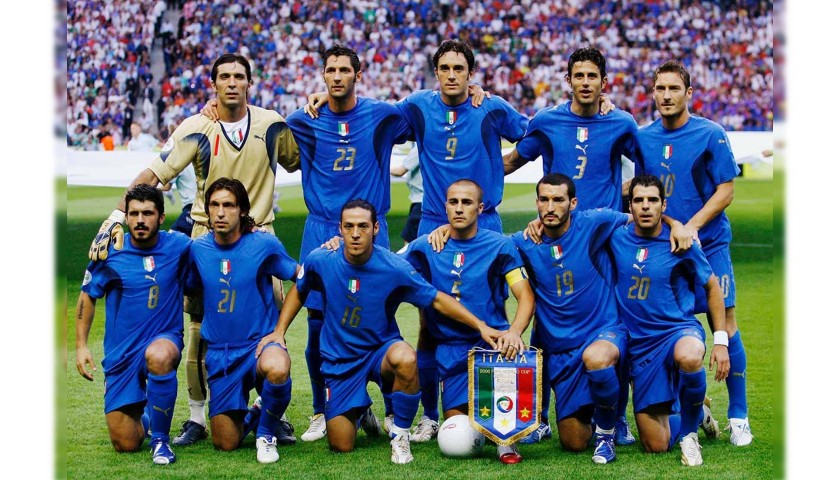 Italy Football Celebratory T-Shirt 2006 - Signed by the Squad