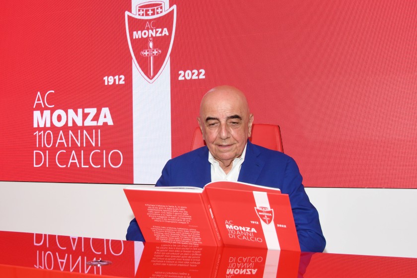110 Anni di Calcio, con autografo e dedica personalizzata di Galliani