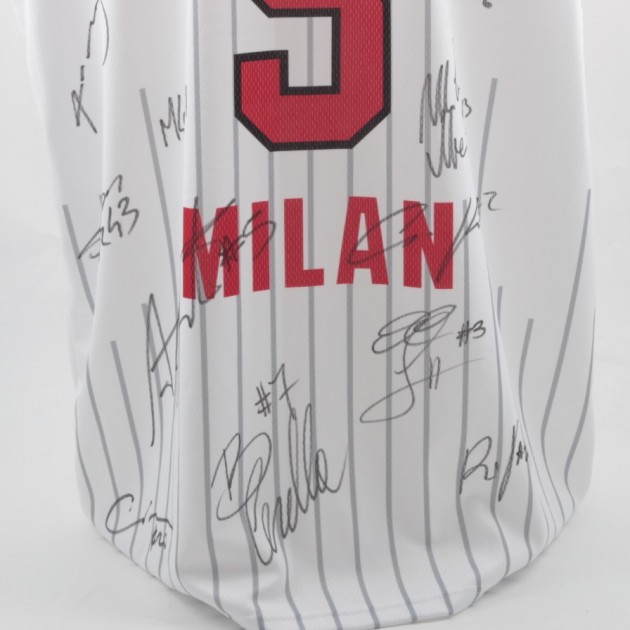 Wade's Official Miami Heat Signed Jersey - CharityStars