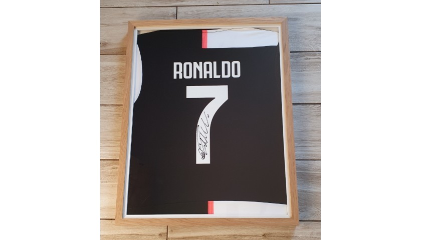 Cristiano Ronaldo signed Juventus Shirt #7 Memorabilia