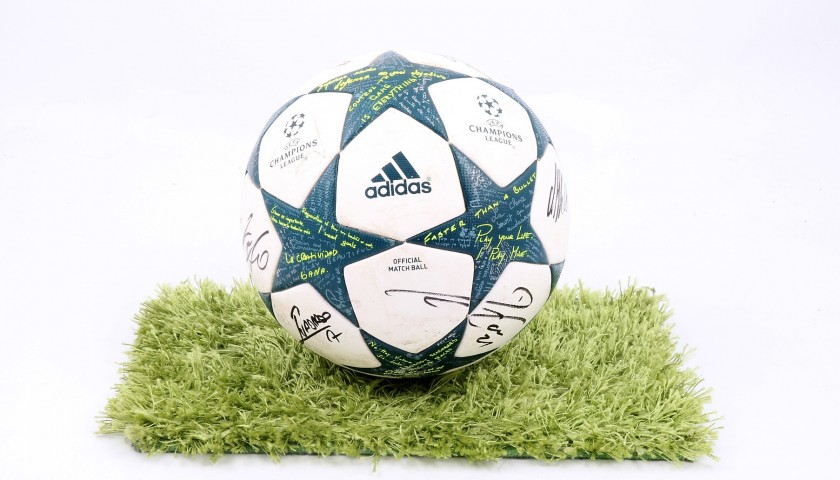 Pallone Ufficiale CL 2016/17 - Autografato dalla Juventus - CharityStars