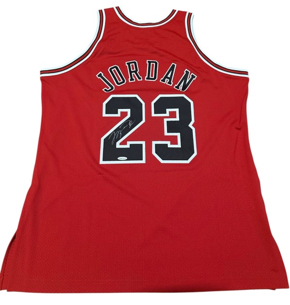 Michael Jordan Chicago Bulls NBA Finals Signed Jersey, 1997/98 - Upper Deck COA