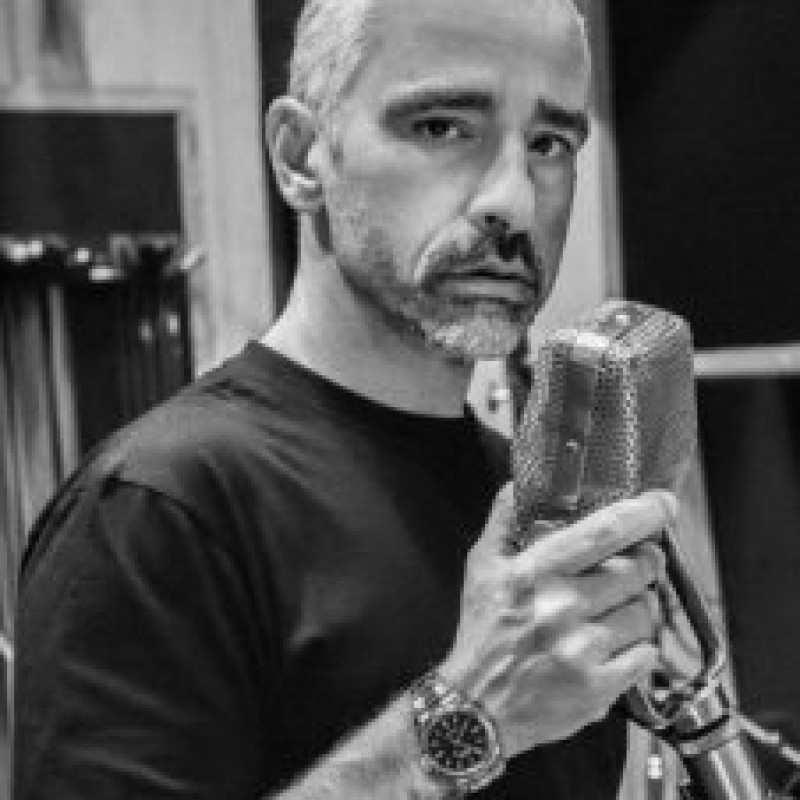 Meet Eros Ramazzotti in his recording studio