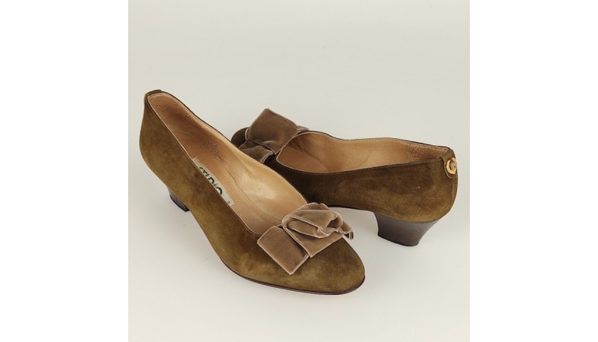 Studio Pollini Vintage Suede Shoes - CharityStars