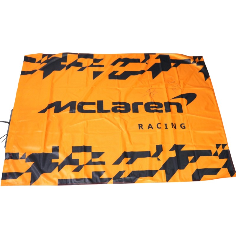 Bandiera ufficiale McLaren, 2026 - Autografato da Norris e Piastri