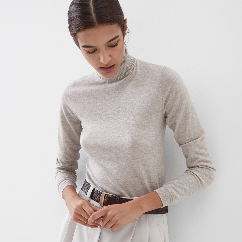 Lightweight Turtleneck Sweater in Cashmere Stretch