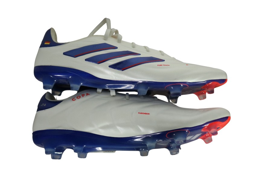 Jonathan Tah's Issued Football Shoes - Exclusive Signature Engraved on the Shoe