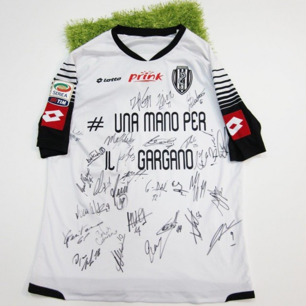 Cesena match shirt signed by the whole team