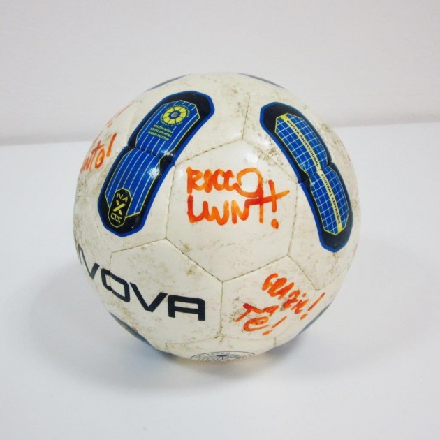 Rocco Hunt signed Match Ball 