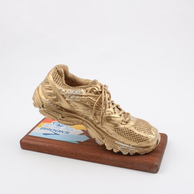 Brooks shoe trophy, 10° anniversary activity in Italy