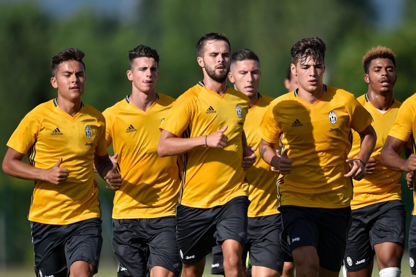 Juventus Training Shirt, 2016/17 - Signed by the Squad