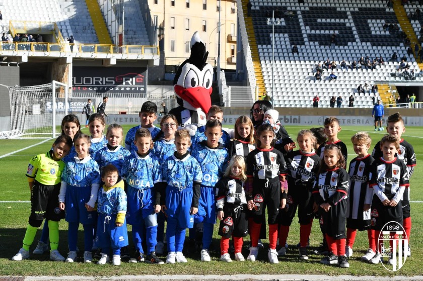 Scendi in campo come Mascotte in Ascoli vs Milan Futuro