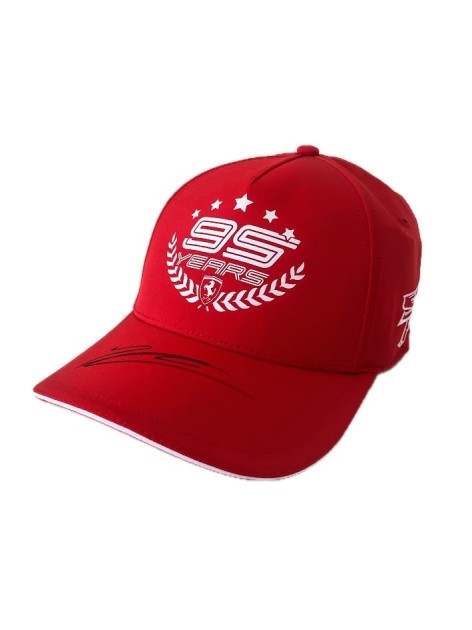 Cappellino ufficiale Scuderia Ferrari "95 Anni", 2024 - Autografata da Charles Leclerc