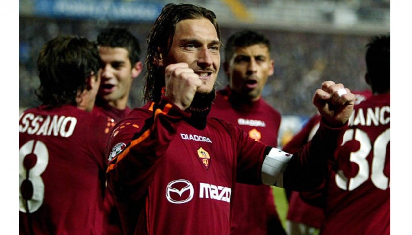 Maglia Totti Roma, 1998/99 - Autografata e incorniciata - CharityStars