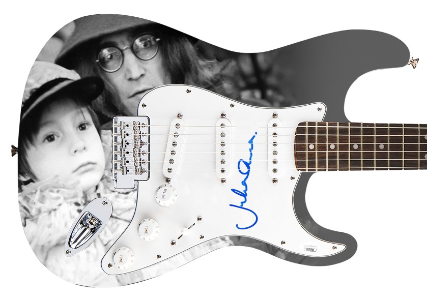 Chitarra con grafica personalizzata firmata da Julian Lennon