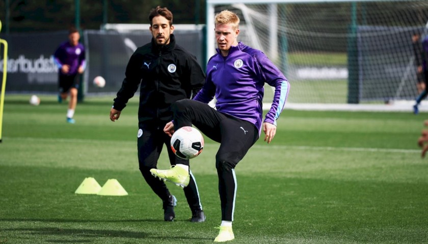 Watch the Premier League Champions Manchester City Train at City Football Academy