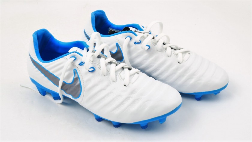 colgar Marco Polo tonto Sergio Ramos' Nike Tiempo Signed Boots - CharityStars