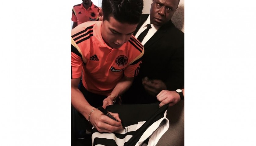 Real Madrid James Rodriguez signed shirt, Liga 14/15 - CharityStars