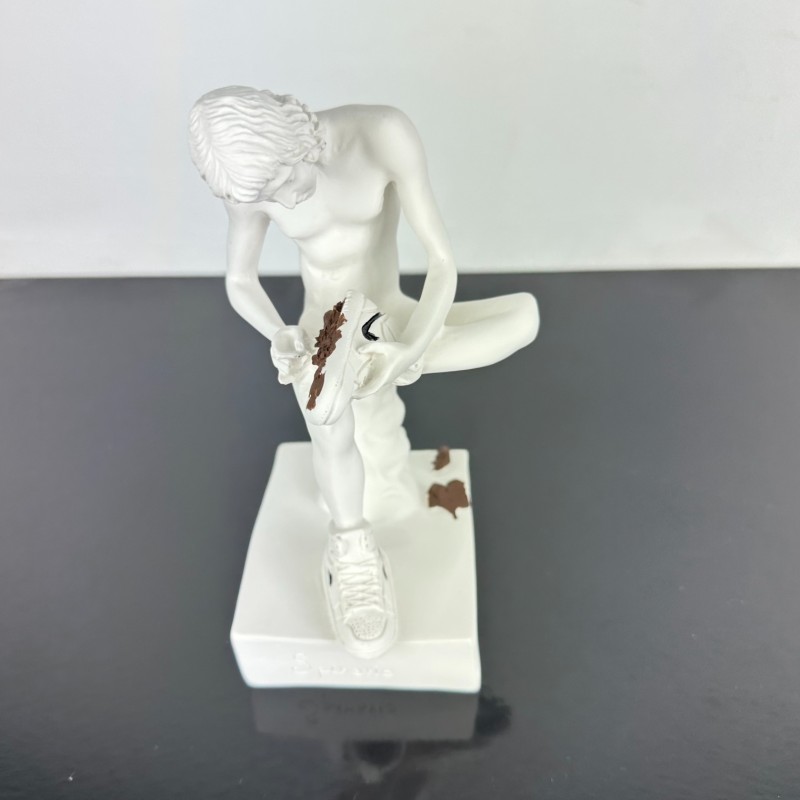 "Spinario Nike White" by Santicri