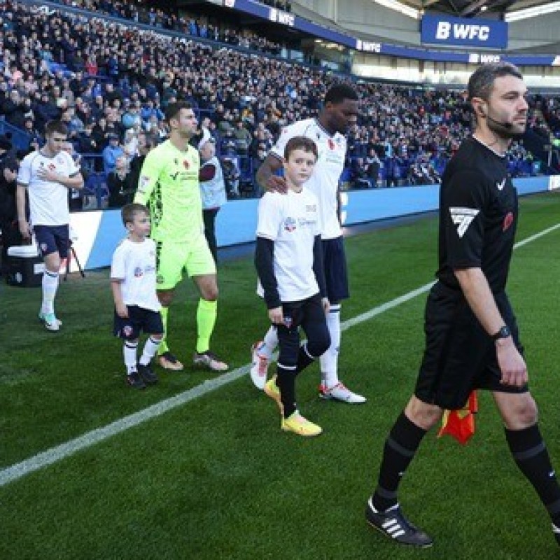 Bolton Wanderers Vs Shrewsbury Community Mascot Experience