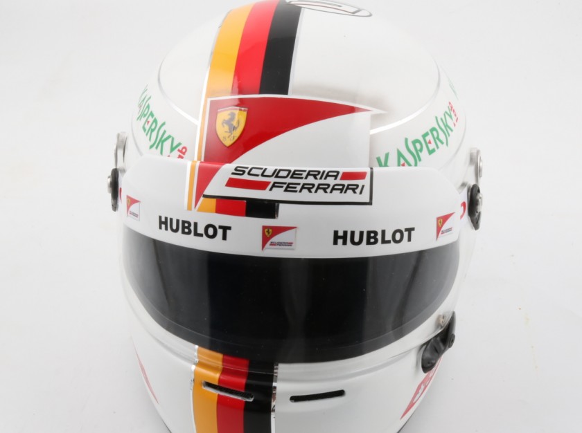 Official Vettel helmet replica, F1 2015 season