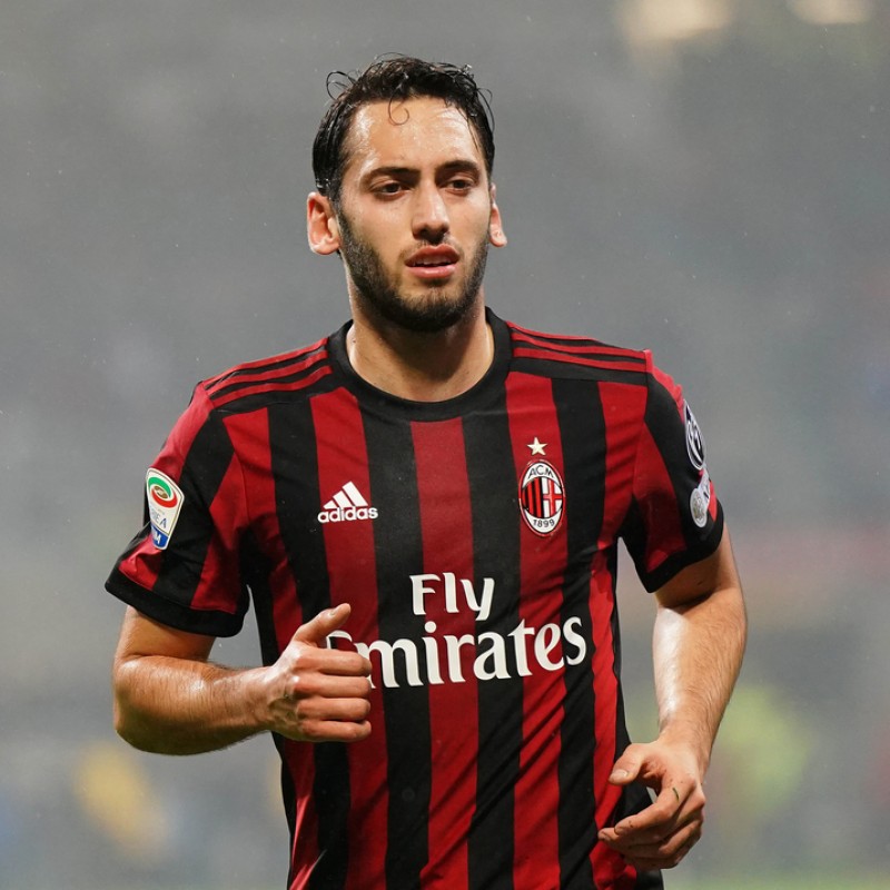 Calhanoglu’s Match-Issued/Signed Milan Shirt – 2017/2018 Serie A