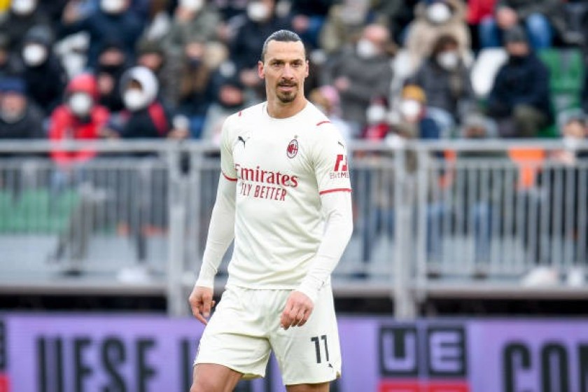 Ibrahimovic Official AC Milan Signed Shorts, 2021/22 