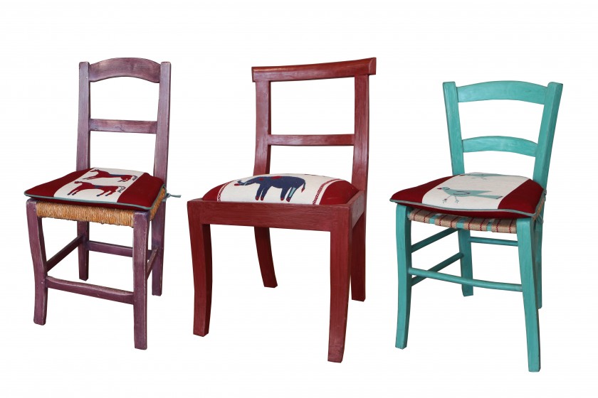 Three children's chairs that tell the story of Cometa