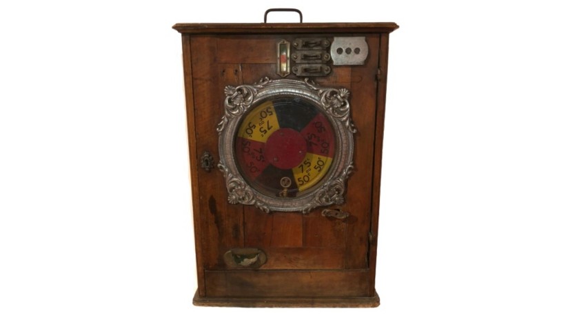 1940s Slot Machine
