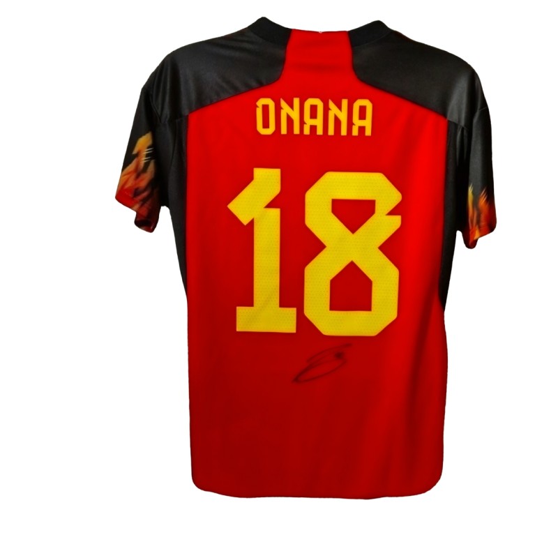 Amadou Onana firma la maglia da calcio ufficiale del Belgio 2022-23