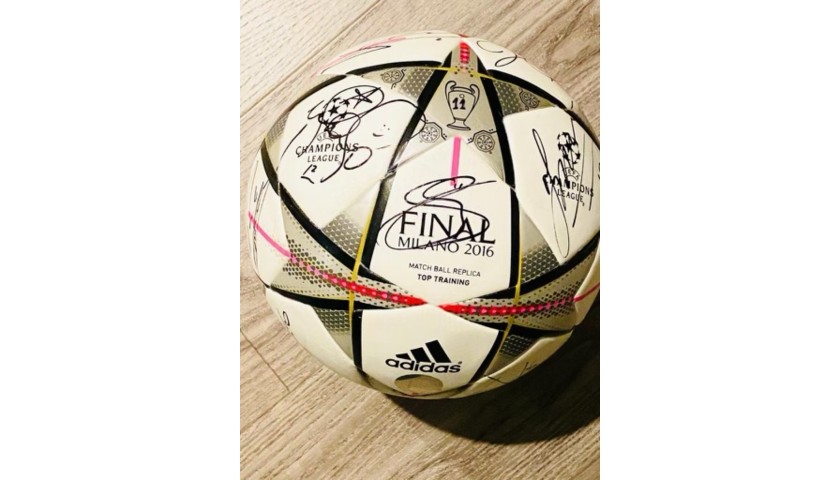 Official UCL Ball 2015/16 Signed by Real Madrid UCL Champion Team 
