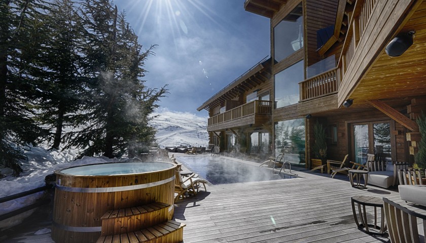 El Lodge Ski Resort, Granada - 3 Nights Stay For 2 with Dinner & Wine