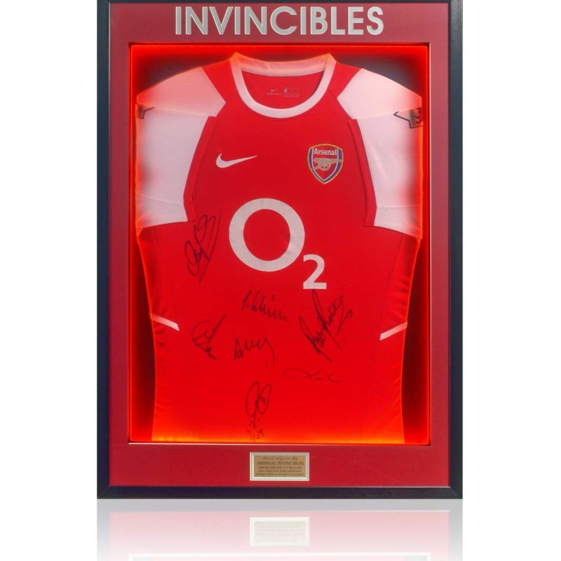 Maglia Arsenal Invincibles firmata e incorniciata con illuminazione a LED