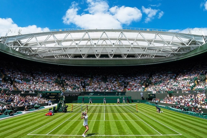 Corte n. 1 di Wimbledon con soggiorno di una notte con prima colazione al Tower Hotel per due persone - Sabato 12 luglio 2025