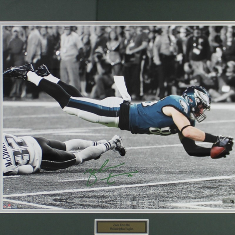 Philadelphia Eagles Zach Ertz Original Sports Autographed Items for sale