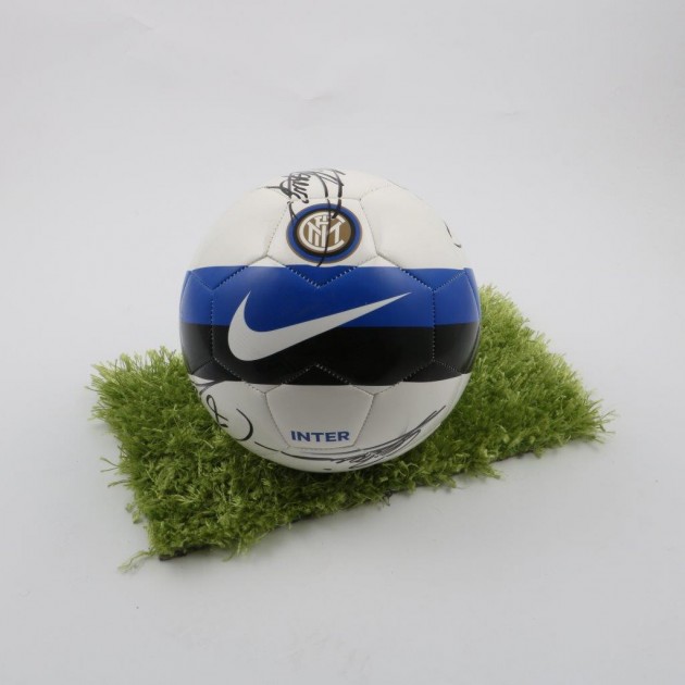 Official Inter ball, Serie A 2015/2016 - signed by the players