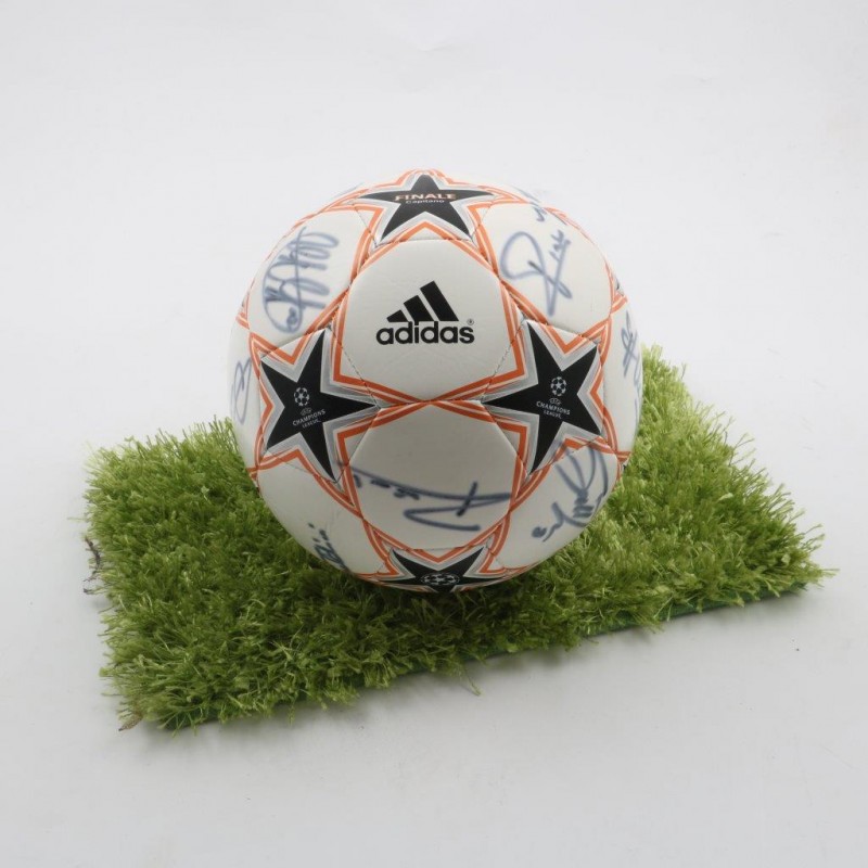 FINALE Adidas match ball signed by AC Milan squad 2008/09