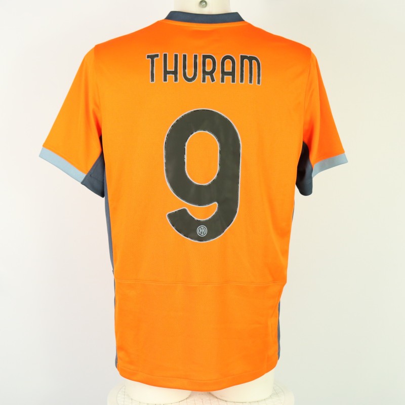 Maglia ufficiale Thuram Inter, 2023/24 - Autografata dai giocatori