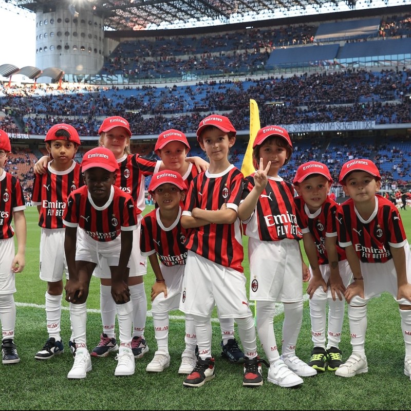 Mascot Experience at the AC Milan-Venezia Match - Serie A