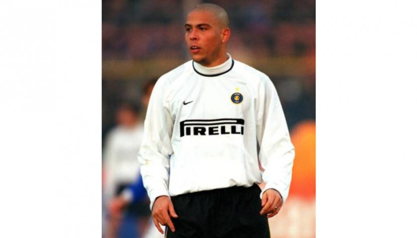 Ronaldo's Inter Authentic Shirt, 2001/02