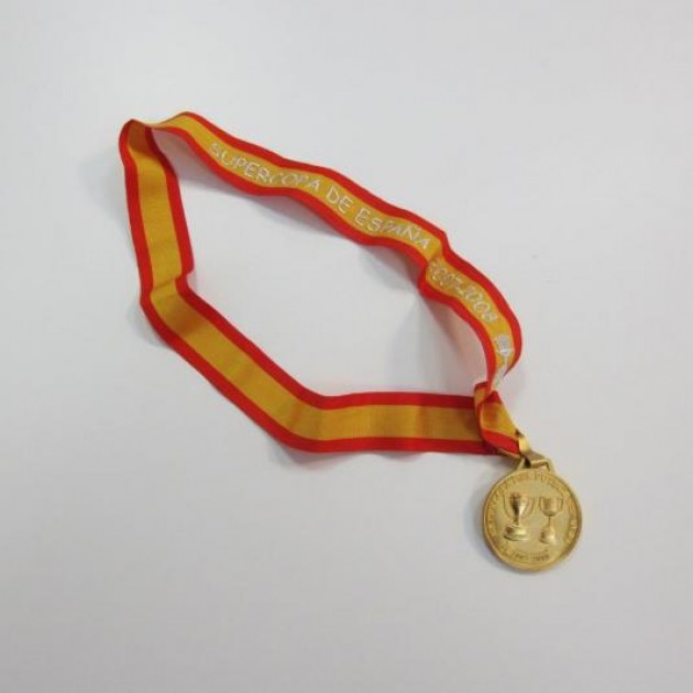 Medal Supercopa de España 2008 given to Real Madrid players