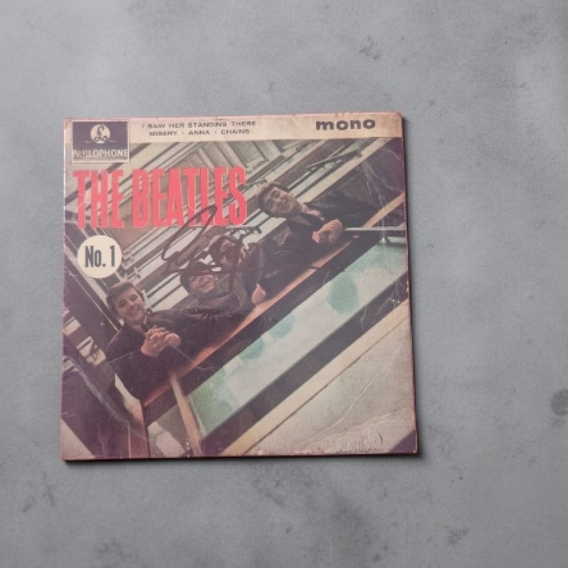 Ringo Starr of The Beatles Signed Vinyl 45 EP Original First Pressing
