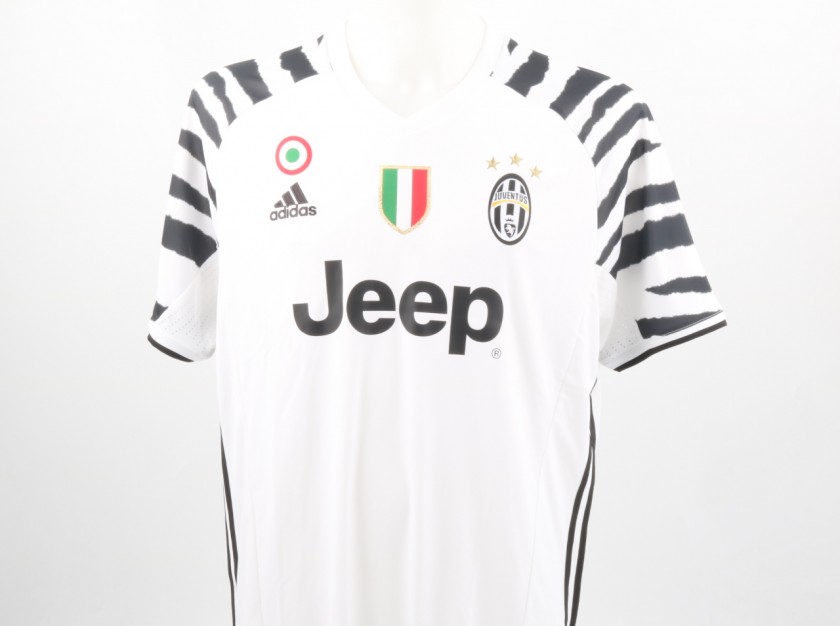 Official Juventus 2016/17 shirt, signed by Leonardo Bonucci