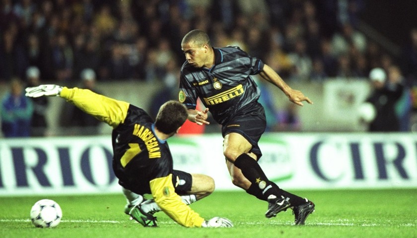 Ronaldo's Inter Worn and Unwashed Shirt, 2001/02 - CharityStars