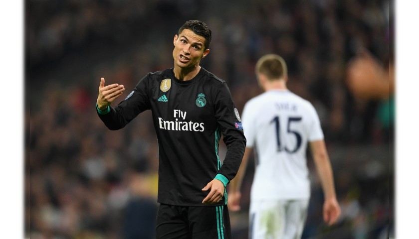 Paradox Onbekwaamheid venijn Ronaldo's Real Madrid Signed Match Shirt, UCL 2017/18 - CharityStars
