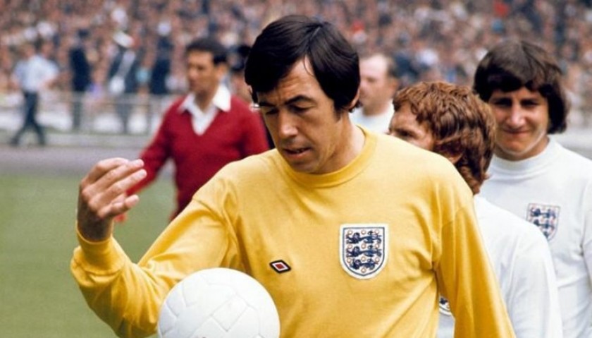 Banks' Retro England Signed Shirt, 1966