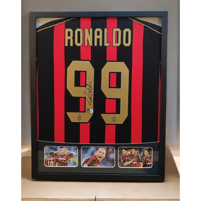 Camicia del Milan di Ronaldo firmata e incorniciata