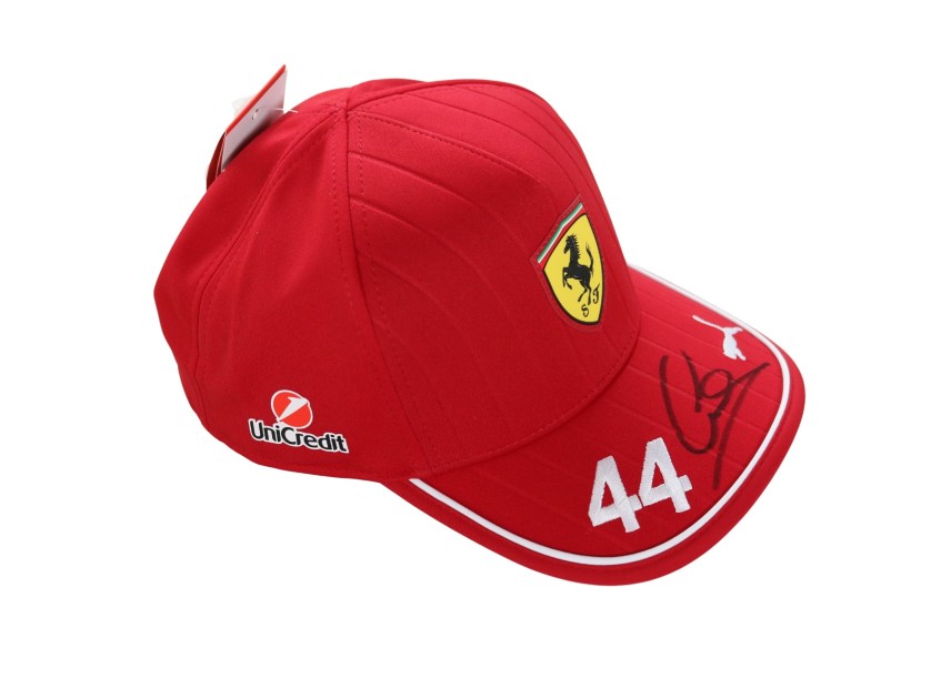 Cappellino ufficiale Hamilton Scuderia Ferrari, 2025 - Autografato da Lewis Hamilton