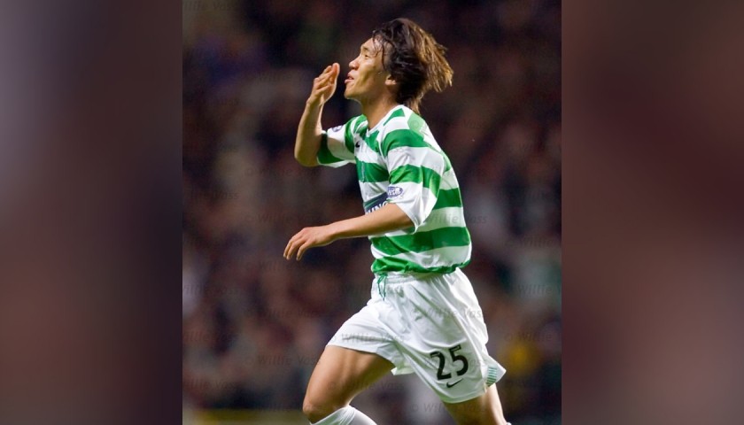 Nakamura's Official Celtic Glasgow Signed Shirt, 2005/06