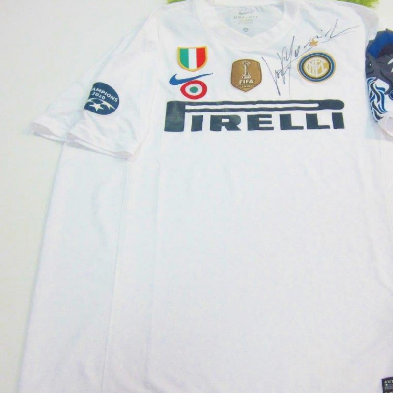 Inter Champions League 2010/2011 shirt signed by Josè Mourinho